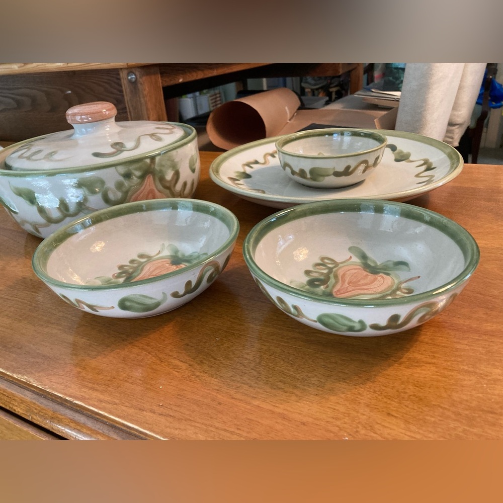 Matching bowls, Harvest pattern from Louisville Stoneware - Picture 2 of 4